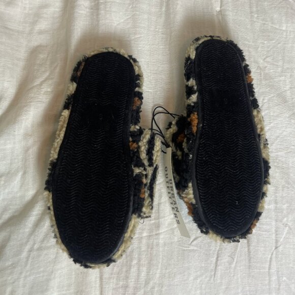 ⭐️ Leopard Cheetah Sherpa Like Trendy Artsy Cat Comfy Lounge Home Hip Slippers - Picture 4 of 5